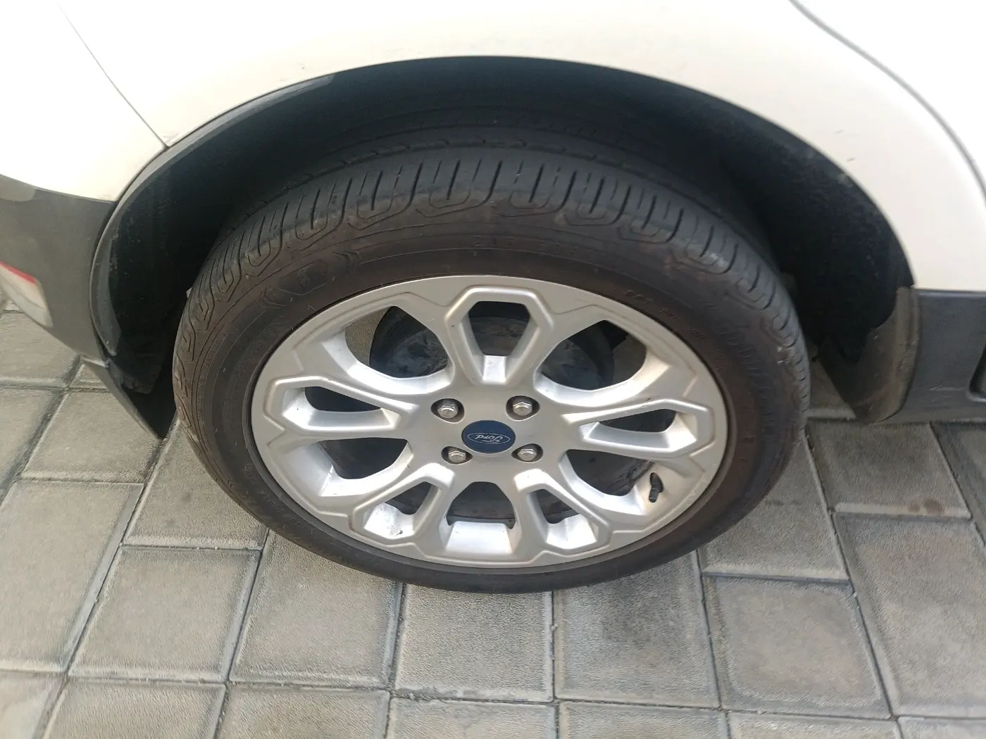 2018 Ford Ecosport TITANIUM + 1.5L DIESEL, Diesel, Manual, 1,77,174 km, tyre