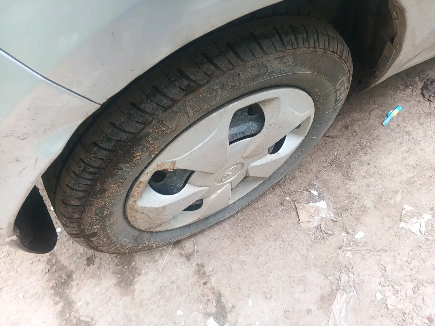 2017 Tata Tiago XT PETROL, CNG, Manual, 73,199 km, tyre