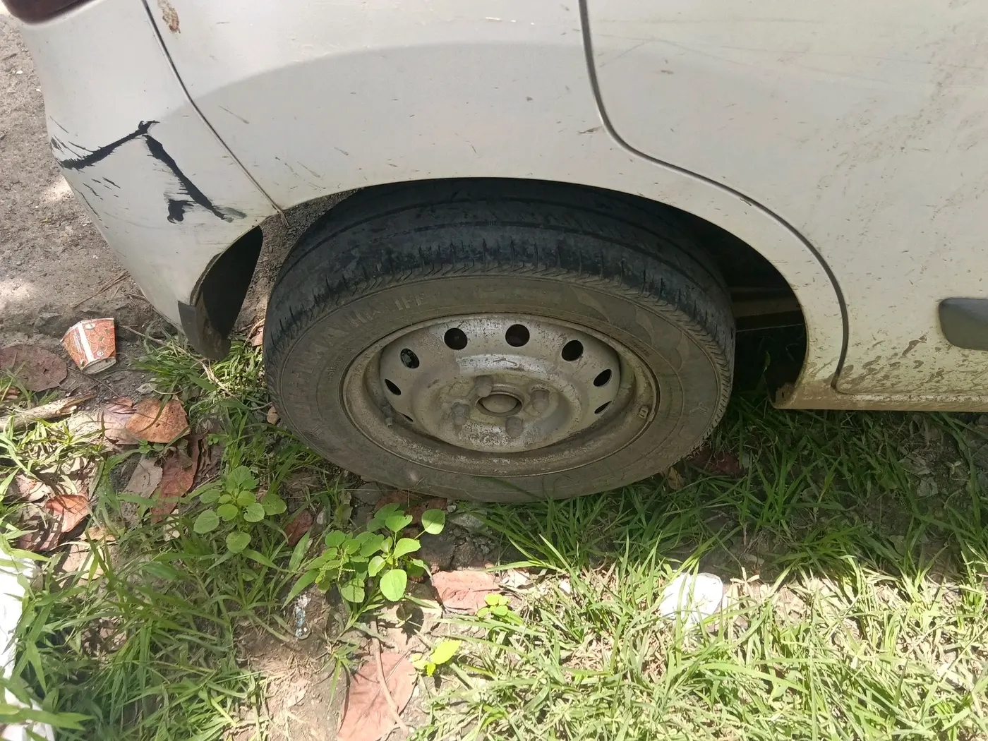 2013 Maruti Wagon R 1.0 LXI LPG, Petrol, Manual, 48,501 km, tyre