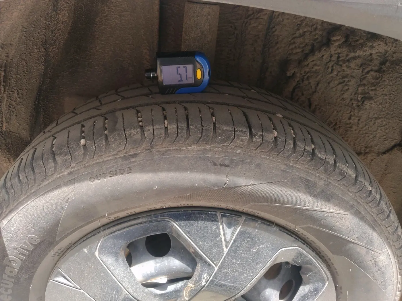 2022 Tata PUNCH ADVENTURE AMT, Petrol, Automatic, 73,520 km, tyre
