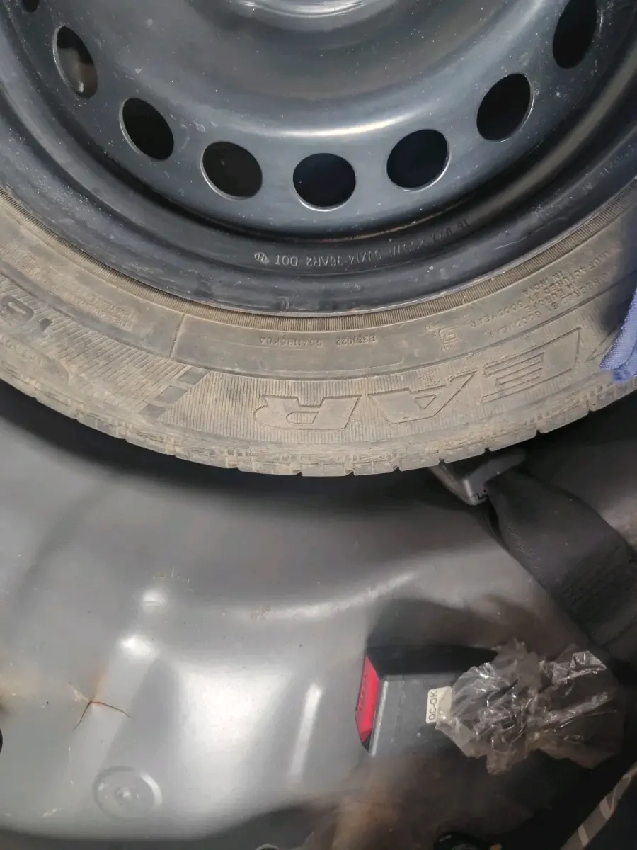 2016 Hyundai Grand i10 ASTA (O) AT 1.2 KAPPA VTVT, CNG, Automatic, 1,02,000 km, tyre