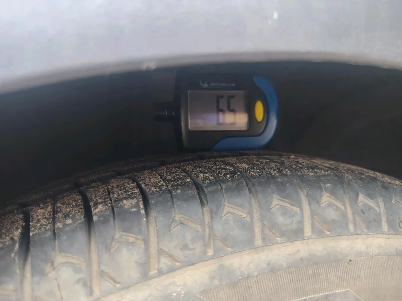 2016 Hyundai Grand i10 ASTA (O) AT 1.2 KAPPA VTVT, CNG, Automatic, 1,02,000 km, tyre