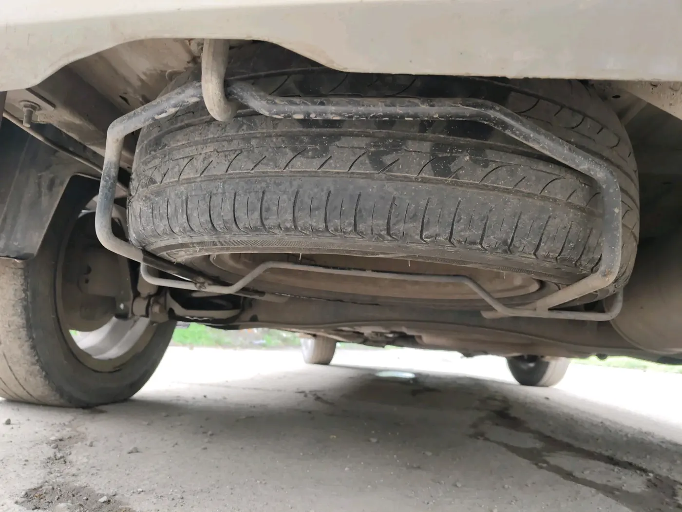 2019 Maruti Ertiga ZXI+ SHVS, CNG, Manual, 1,26,420 km, tyre