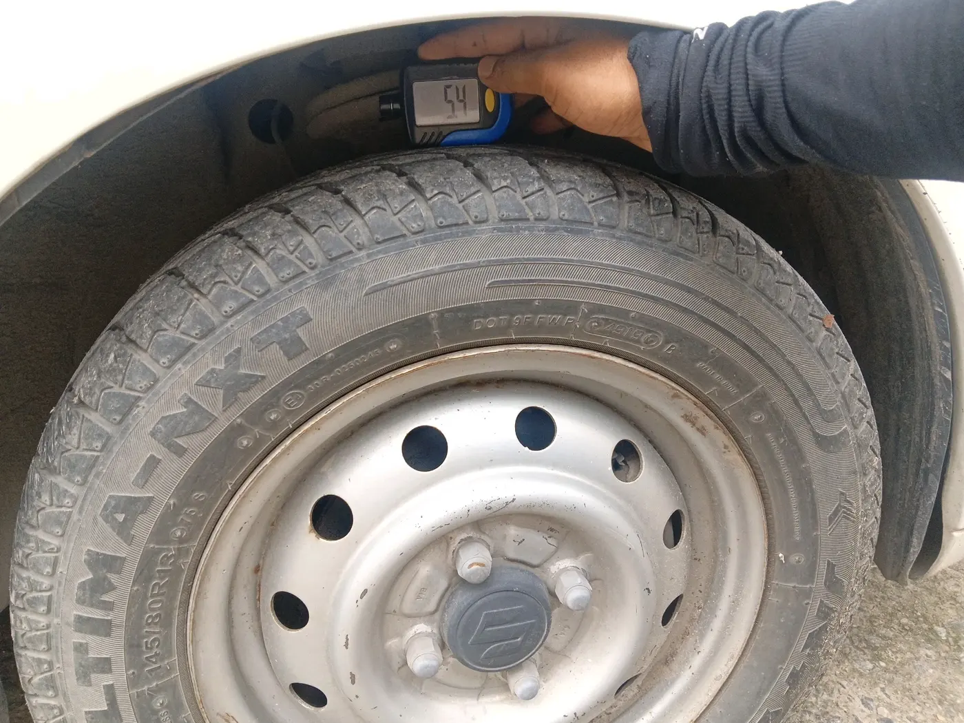 2012 Maruti Wagon R 1.0 LXI CNG, CNG, Manual, 79,748 km, tyre
