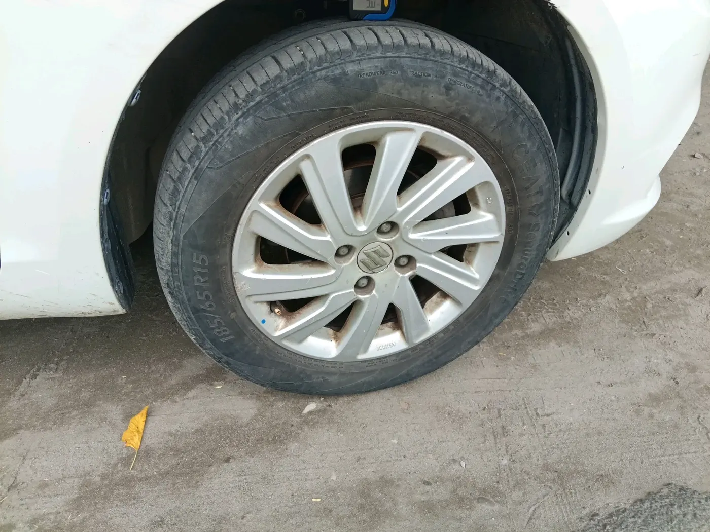 2015 Maruti Swift Dzire ZXI, Petrol, Manual, 47,870 km, tyre