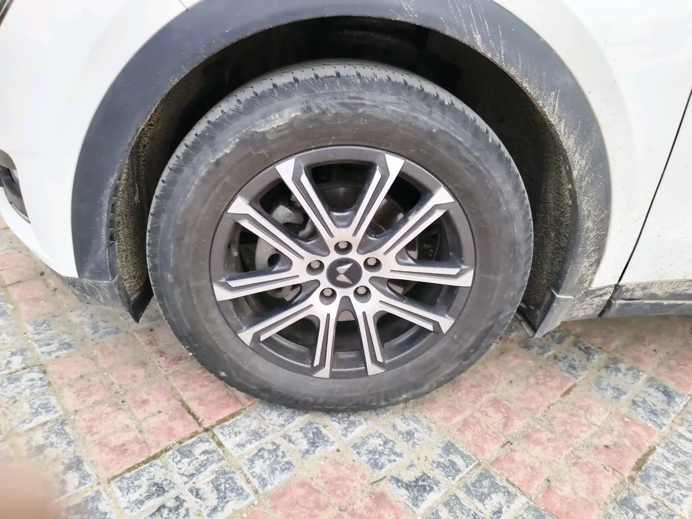 2024 Mahindra XUV700 AX 7 D AT AWD 7 STR, Diesel, Automatic, 38,786 km, tyre