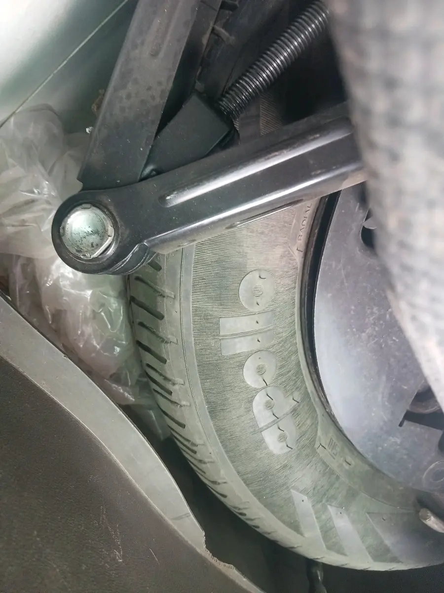 2011 Hyundai i10 MAGNA 1.2, Petrol, Manual, 83,667 km, tyre
