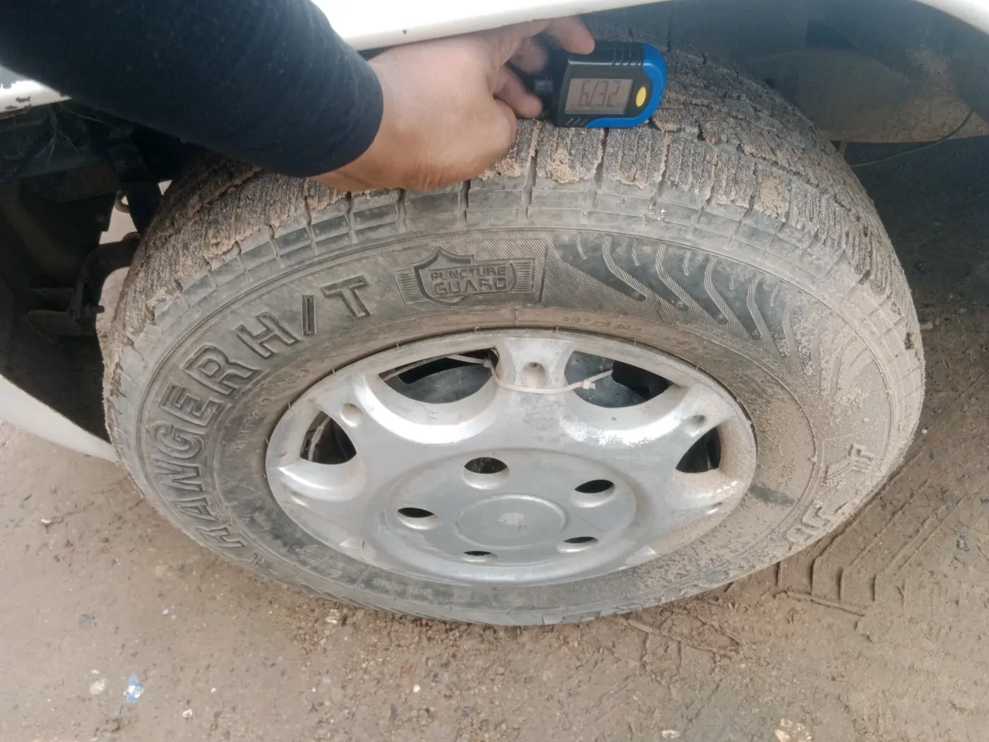 2012 Mahindra Bolero SLX BS-III, Diesel, Manual, 3,50,450 km, tyre