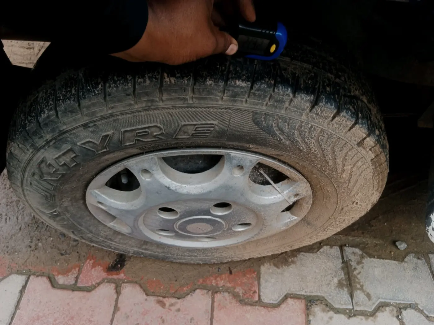 2012 Mahindra Bolero SLX BS-III, Diesel, Manual, 3,50,450 km, tyre