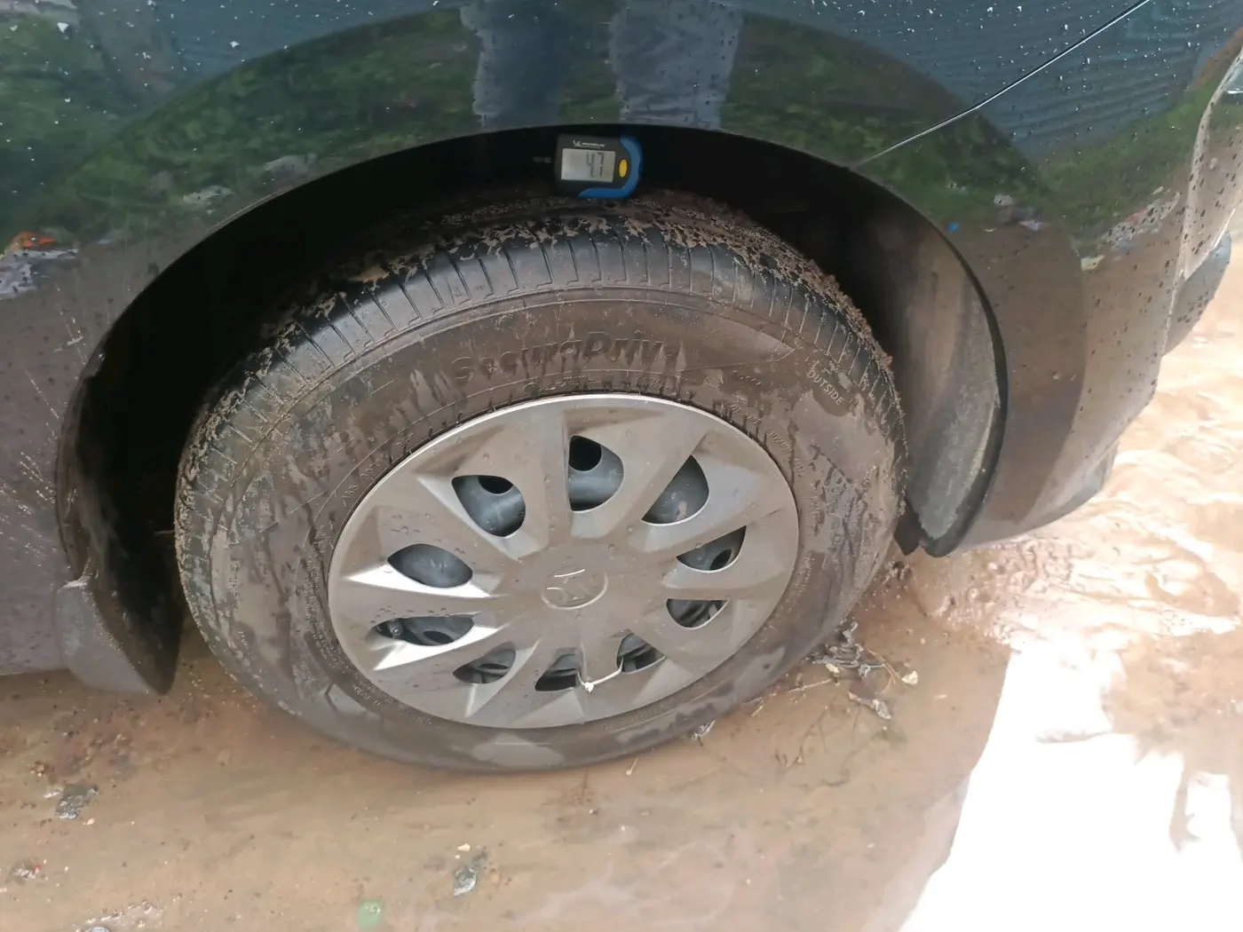 2026 Maruti Dzire VXi CNG, CNG, Manual, 9,376 km, tyre