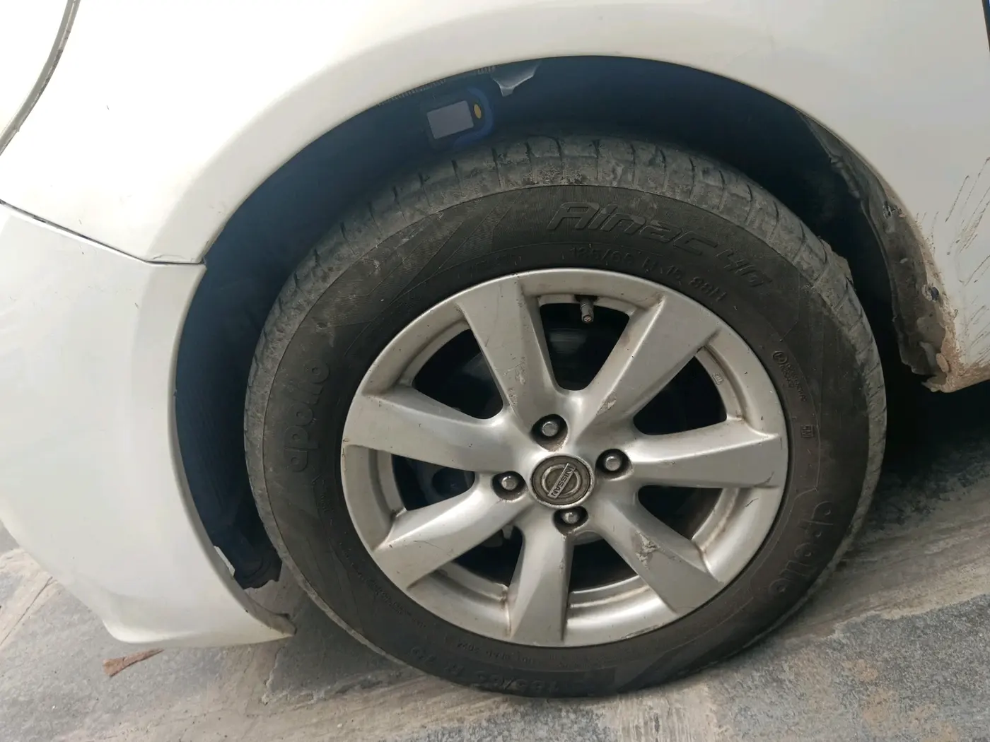 2011 Nissan Sunny XV DIESEL, Diesel, Manual, 2,36,574 km, tyre