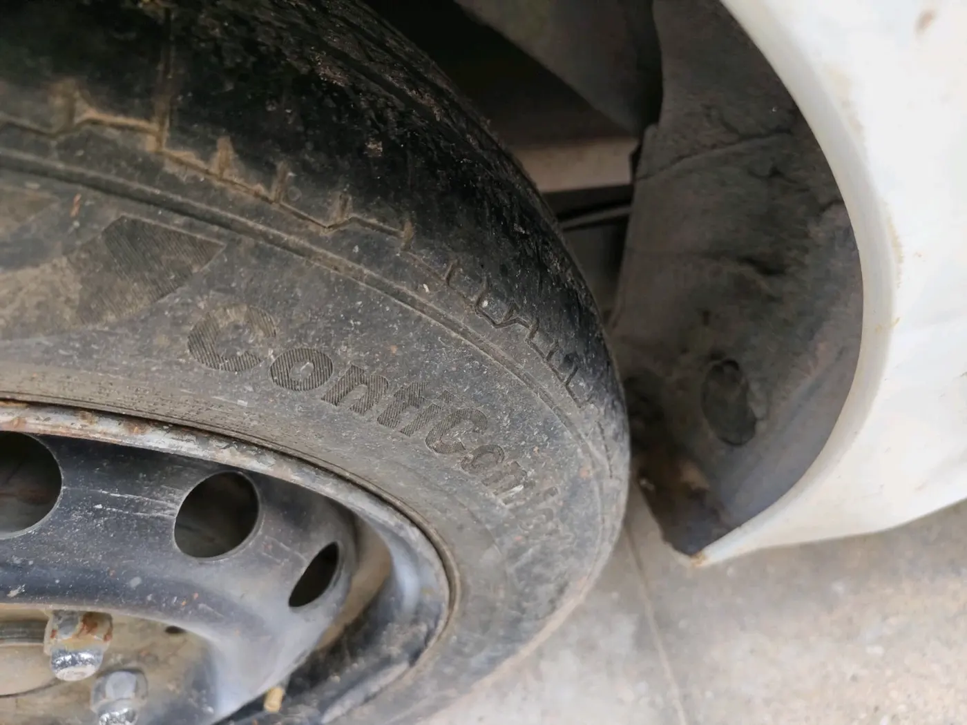 2017 Hyundai Eon ERA +, Petrol, Manual, 58,115 km, tyre