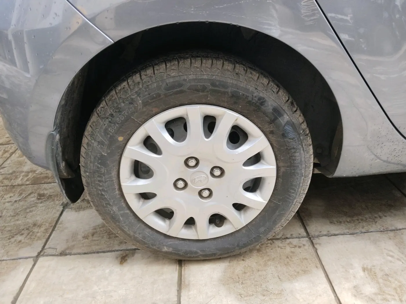 2011 Hyundai i20 MAGNA 1.2, Petrol, Manual, 10,969 km, tyre