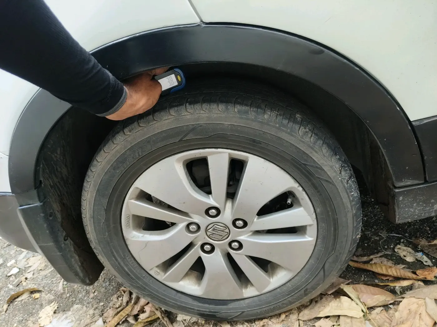 2015 Maruti S Cross ALPHA 1.6, Diesel, Manual, 90,472 km, tyre