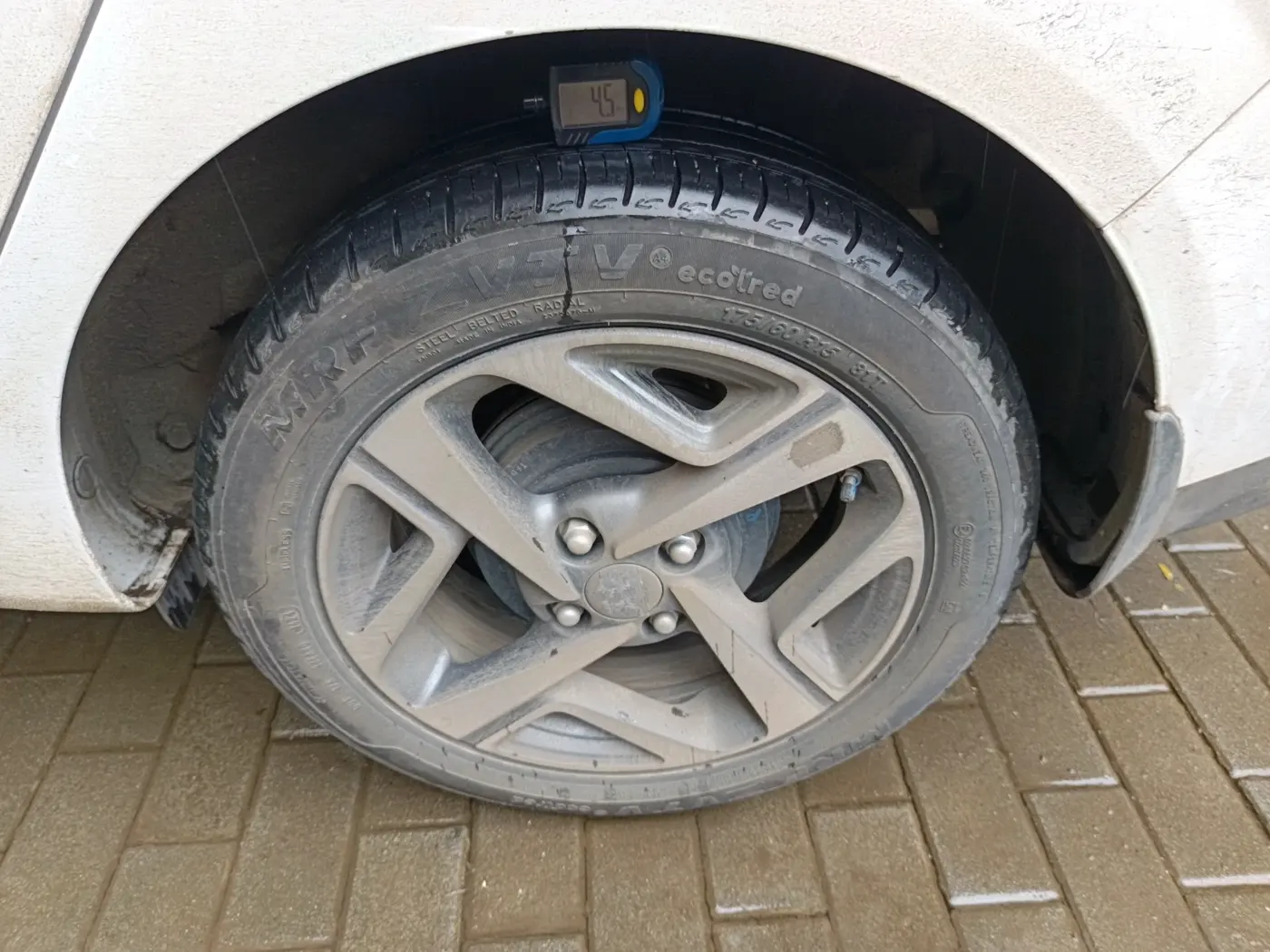 2024 Hyundai AURA SX 1.2 CNG, CNG, Manual, 20,321 km, tyre