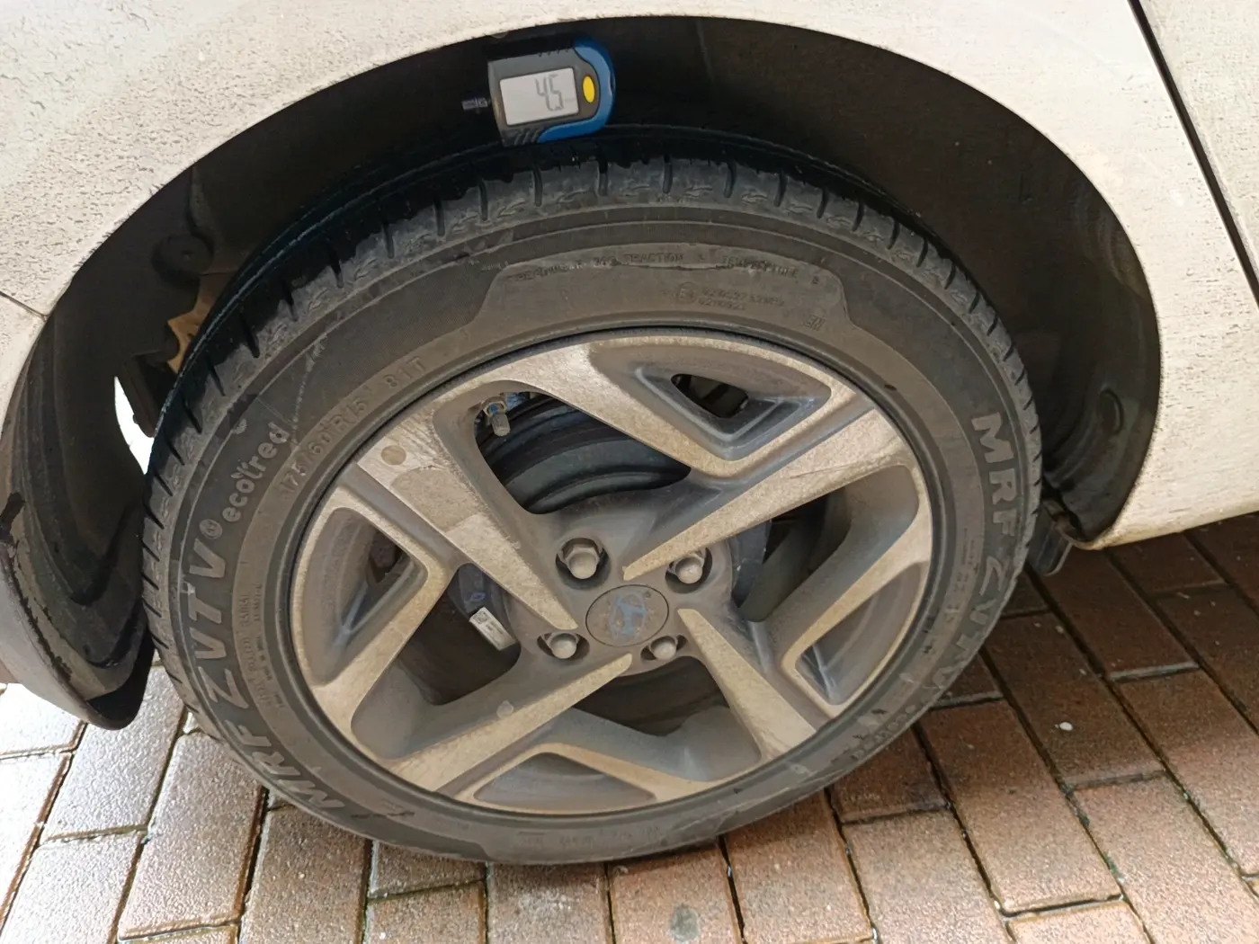 2024 Hyundai AURA SX 1.2 CNG, CNG, Manual, 20,321 km, tyre