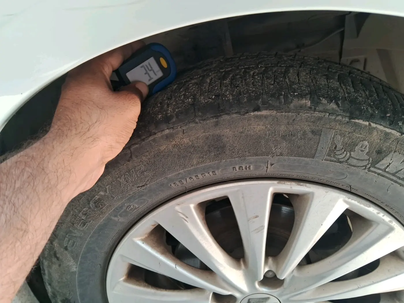 2015 Maruti Ciaz ZXI, Petrol, Manual, 88,491 km, tyre