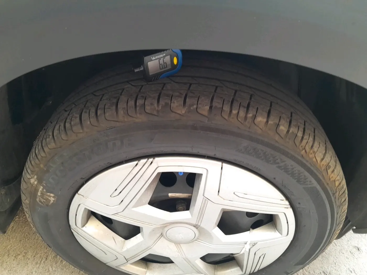 2025 Tata NEXON Pure Plus 1.2 Petrol 6MT, Petrol, Manual, 9,073 km, tyre