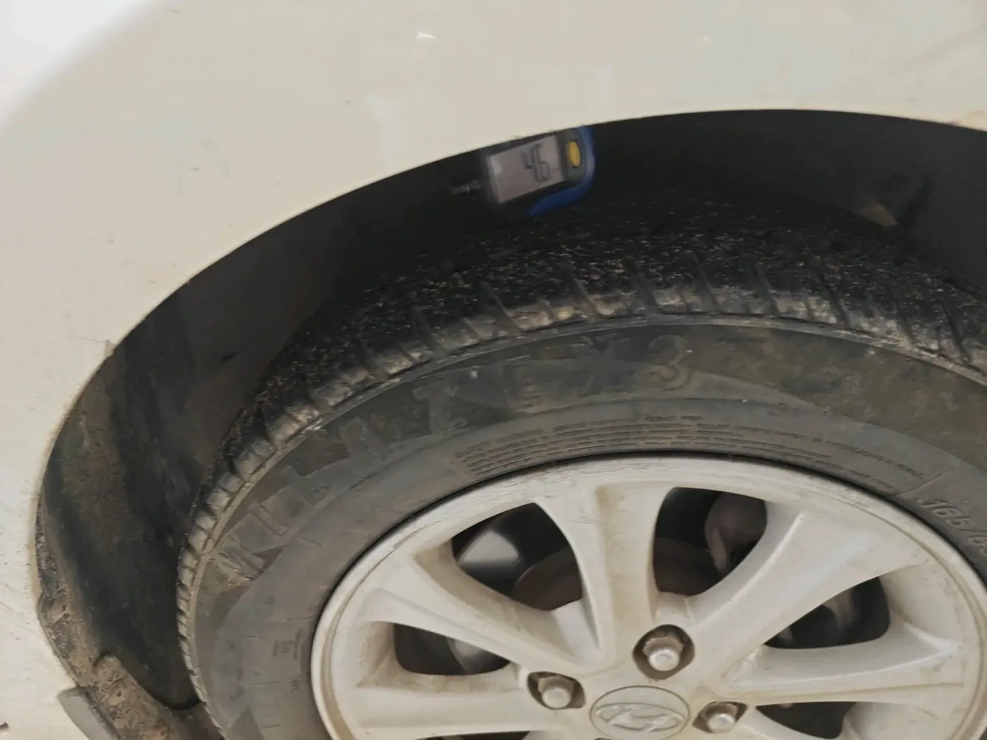 2015 Hyundai Grand i10 ASTA AT 1.2 KAPPA VTVT, CNG, Automatic, 1,15,511 km, tyre