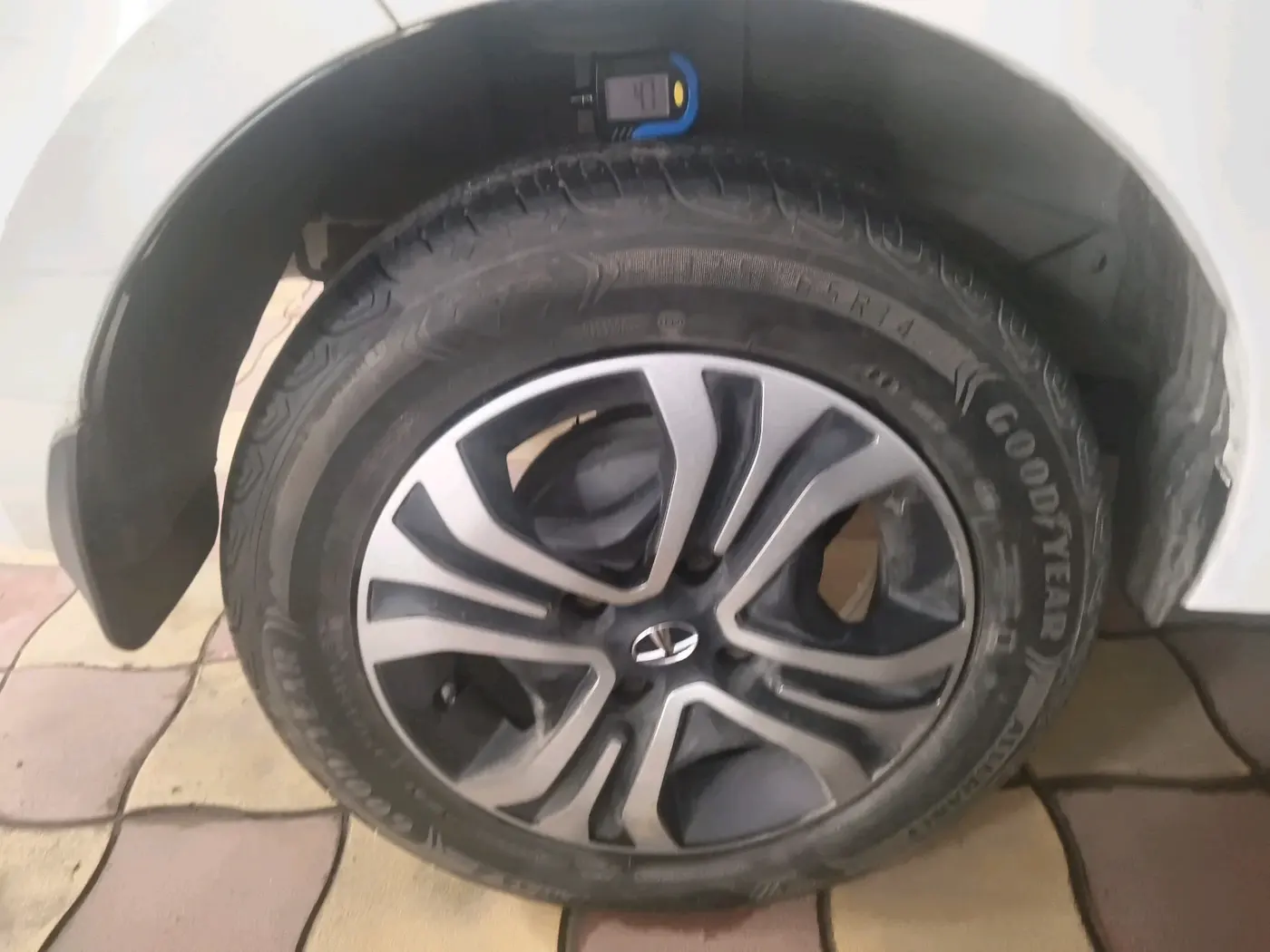 2022 Tata TIGOR XZ PLUS CNG, CNG, Manual, 84,542 km, tyre