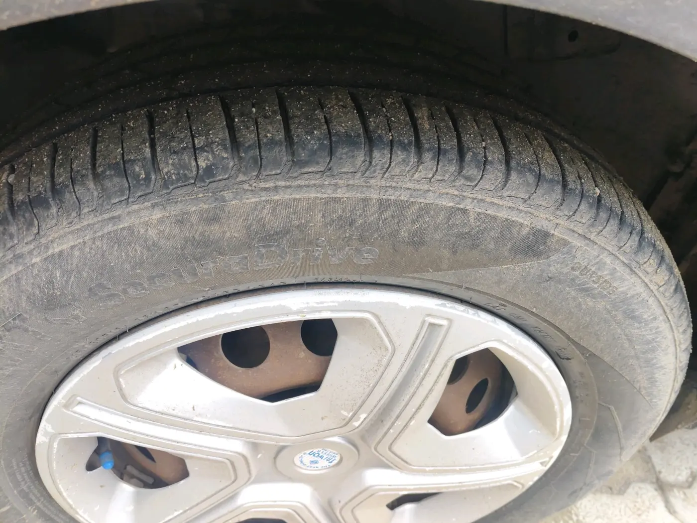 2018 Tata NEXON XM PETROL, CNG, Manual, 76,047 km, tyre