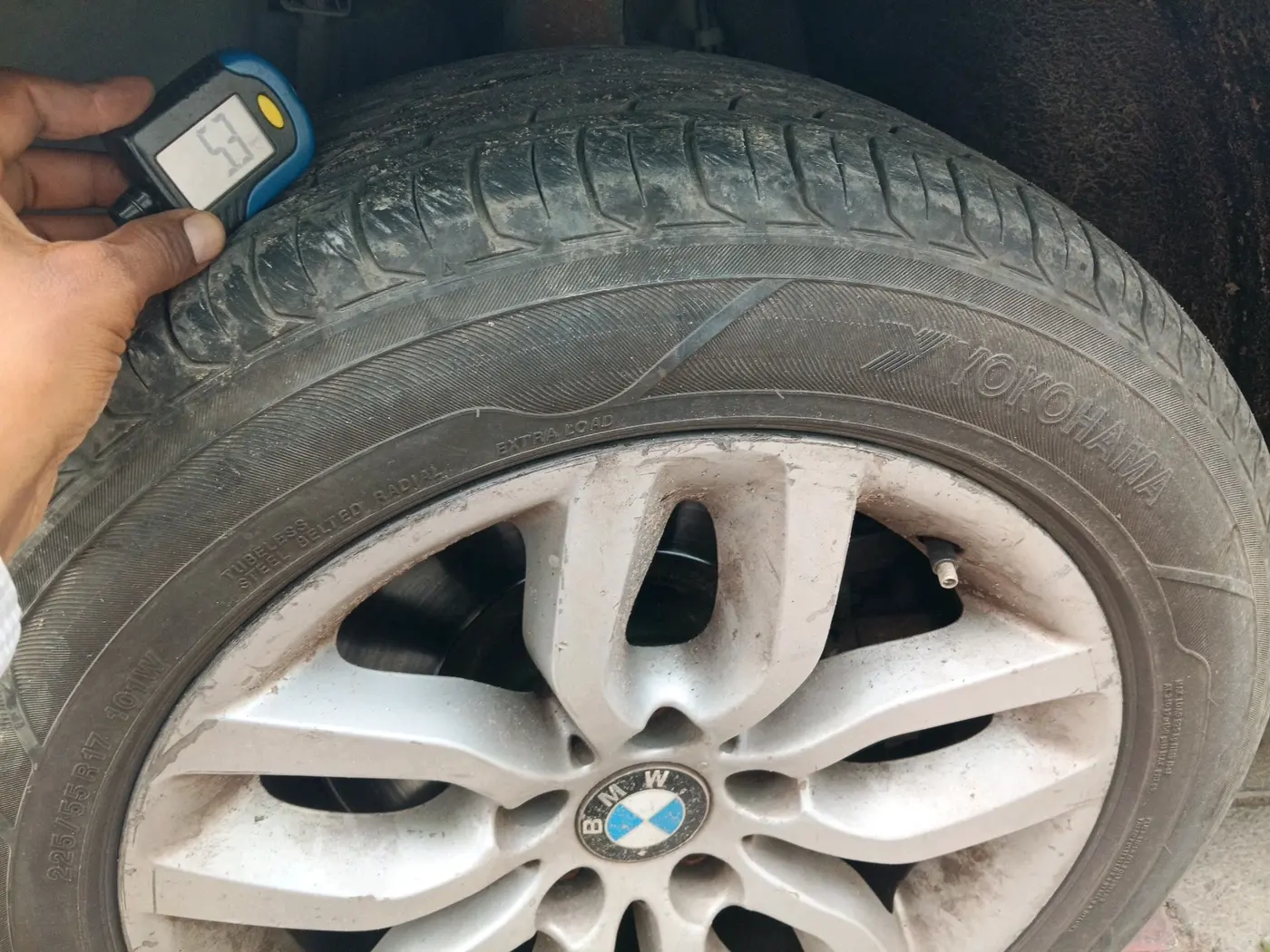2011 BMW X3 xDrive 20d, Diesel, Automatic, 1,56,245 km, tyre
