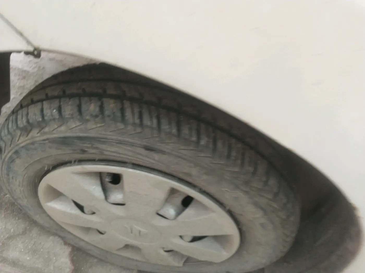 2013 Maruti Wagon R 1.0 LXI, Petrol, Manual, 35,278 km, tyre