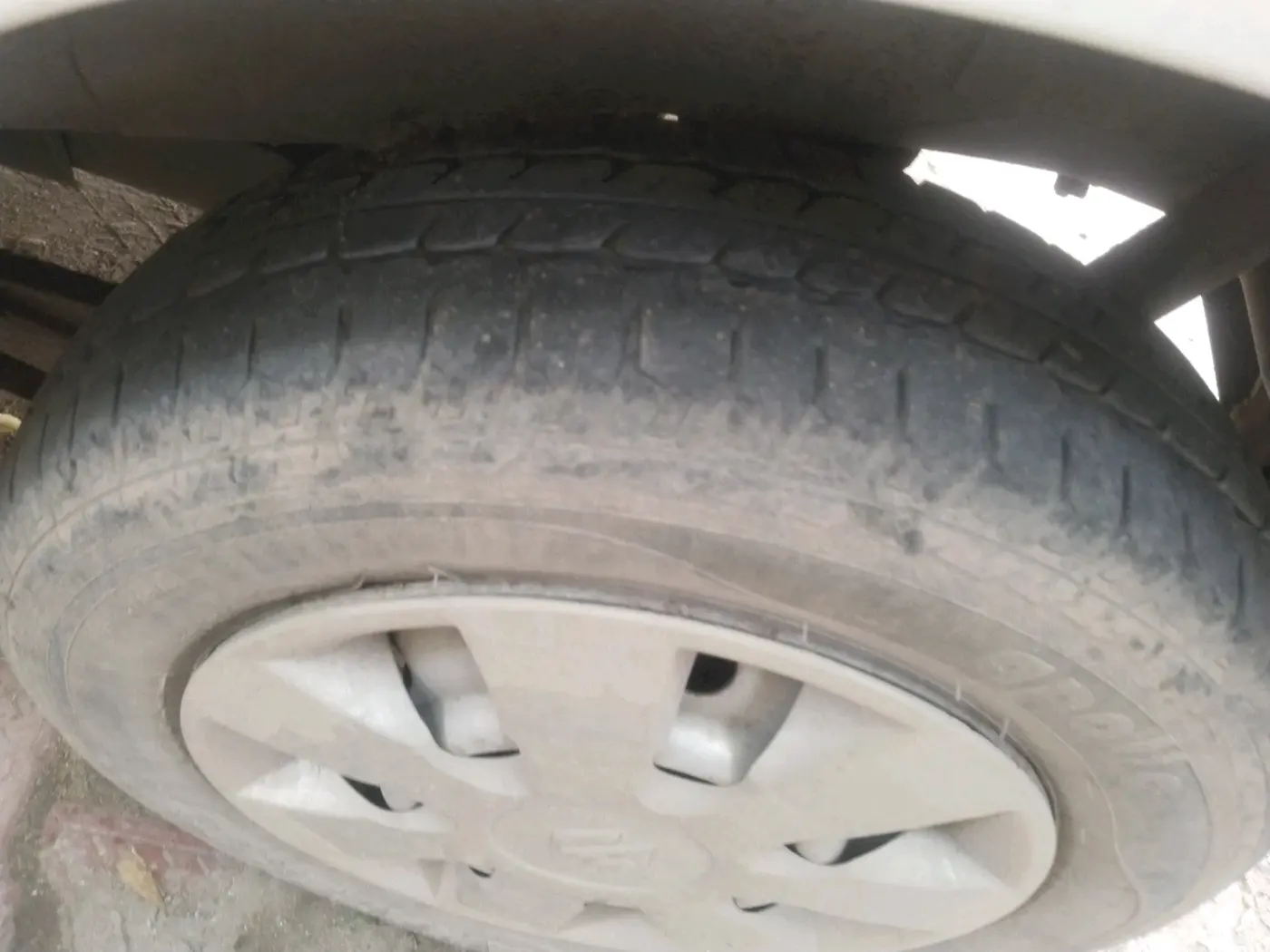 2013 Maruti Wagon R 1.0 LXI, Petrol, Manual, 35,278 km, tyre