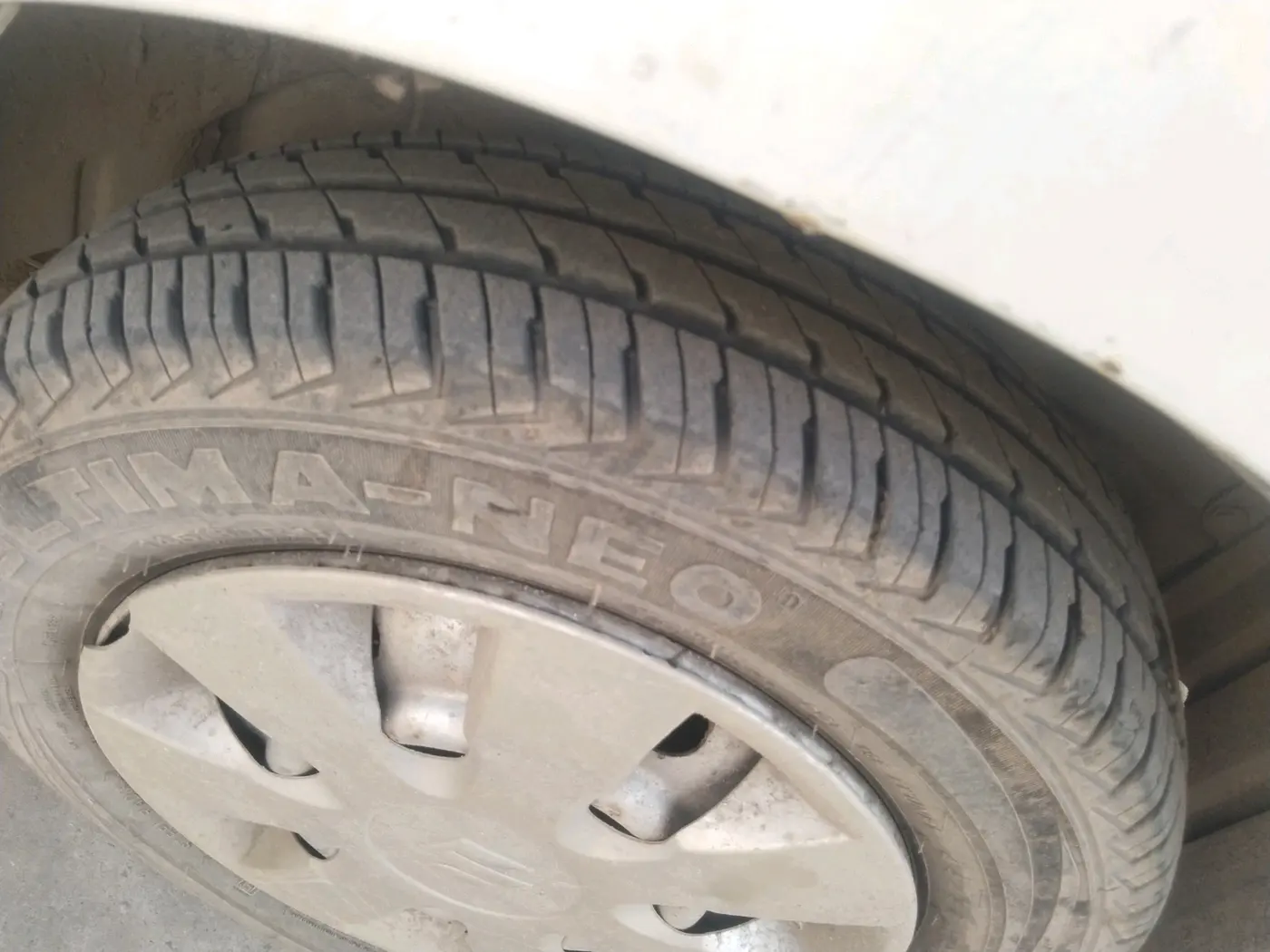 2013 Maruti Wagon R 1.0 LXI, Petrol, Manual, 35,278 km, tyre