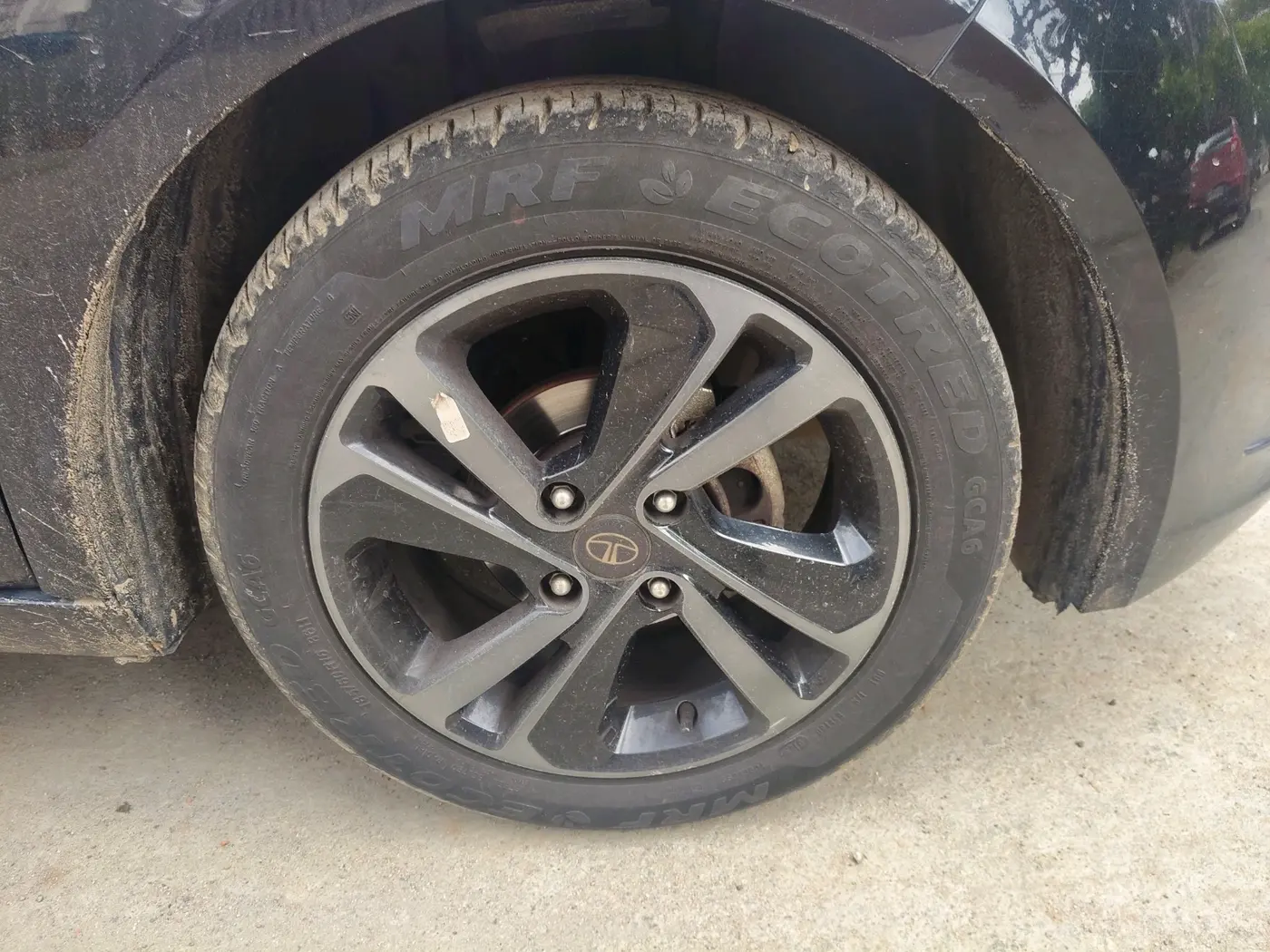 2023 Tata ALTROZ XZ PLUS PETROL DARK EDITION, Petrol, Manual, 28,504 km, tyre