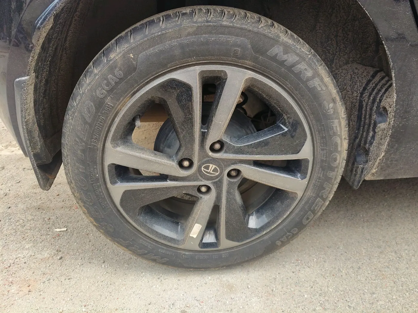 2023 Tata ALTROZ XZ PLUS PETROL DARK EDITION, Petrol, Manual, 28,504 km, tyre