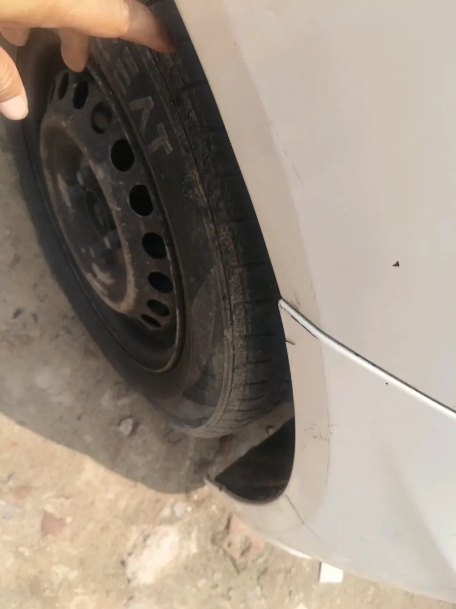 2014 Honda Amaze 1.2L I-VTEC E, CNG, Manual, 83,611 km, tyre