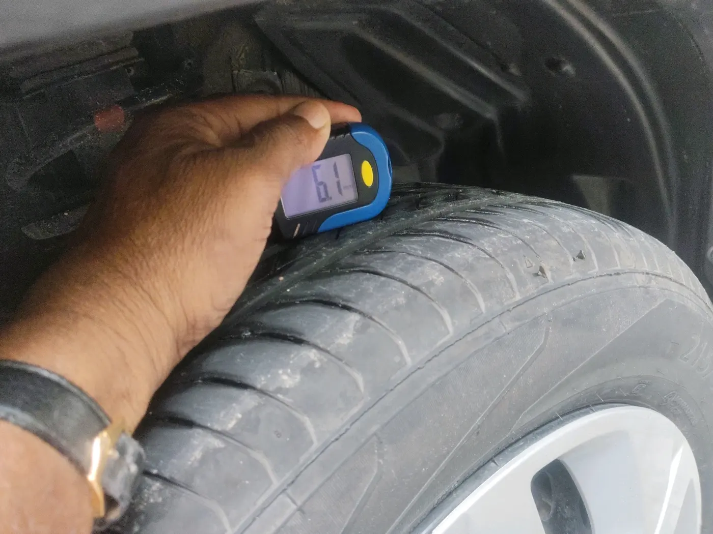 2026 Maruti Victoris Vxi 1.5 MT, Petrol, Manual, 4,962 km, tyre