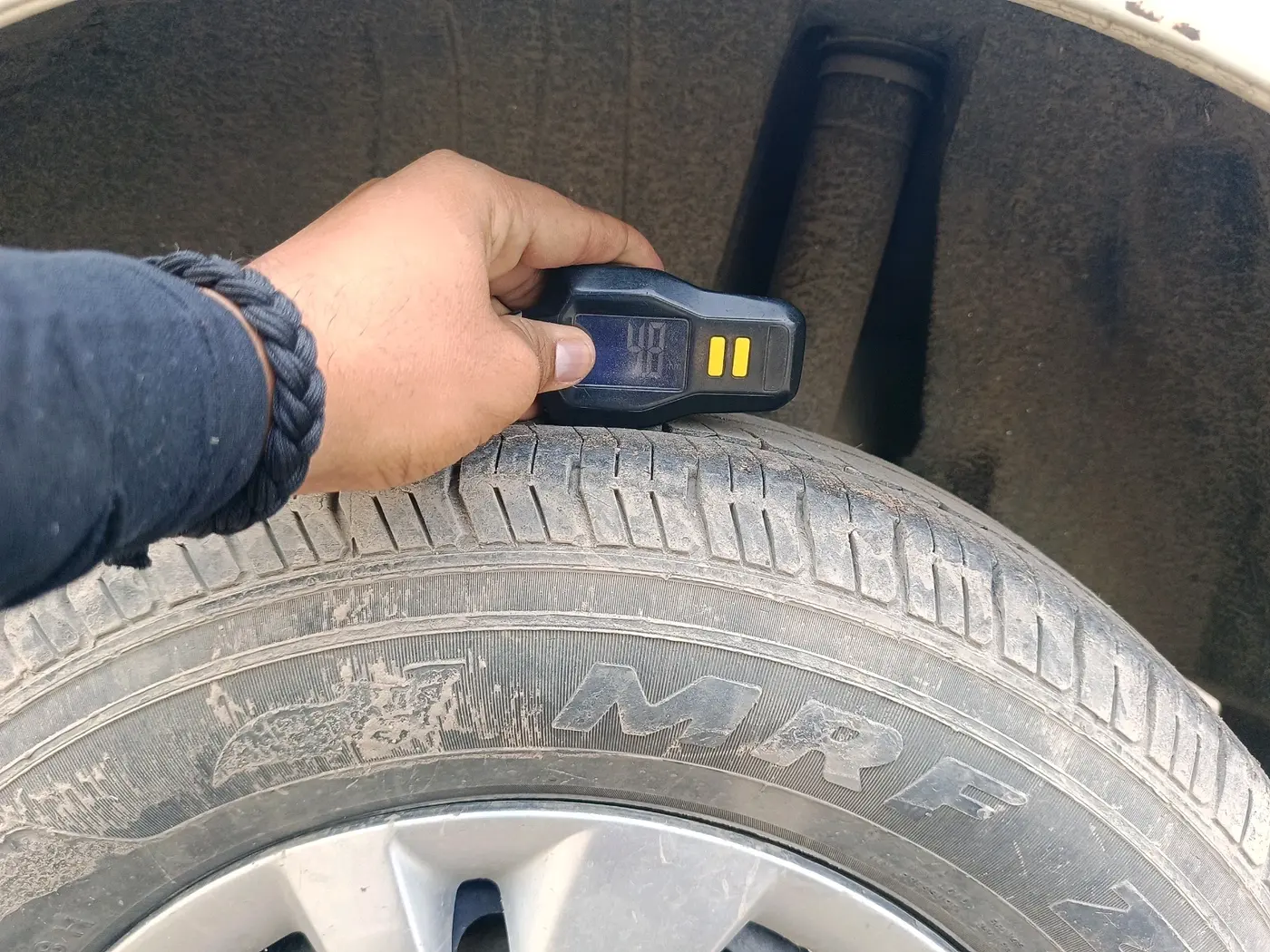 2019 Maruti Dzire VDI, Diesel, Manual, 2,06,161 km, tyre