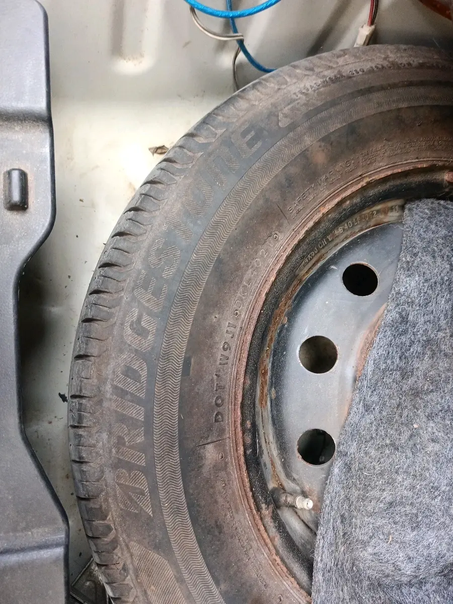 2019 Maruti Dzire VDI, Diesel, Manual, 2,06,161 km, tyre