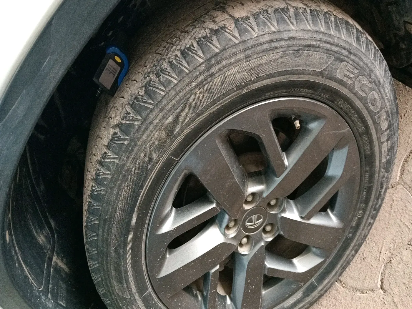 2022 Tata Safari XT, Diesel, Manual, 86,316 km, tyre