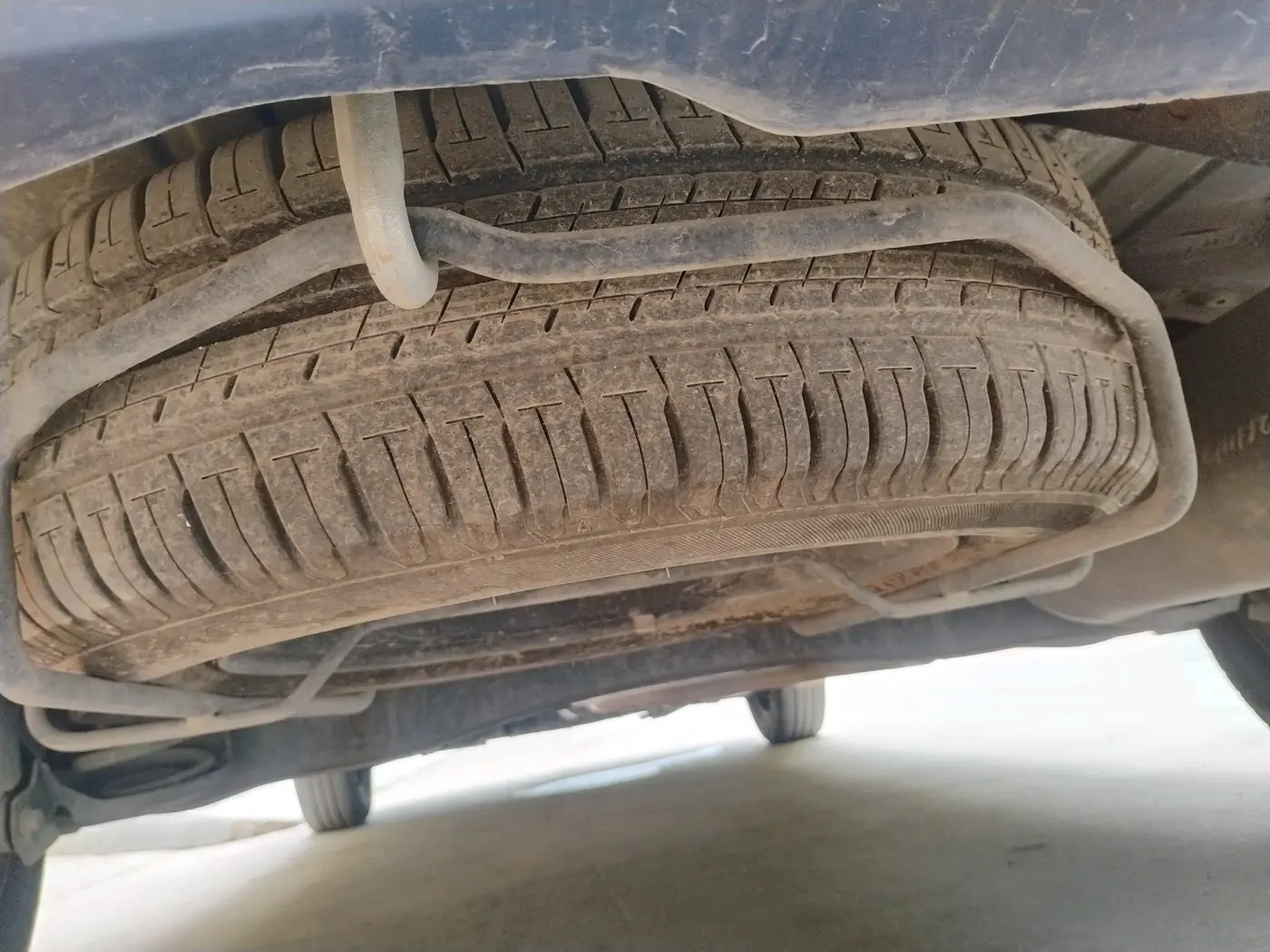2021 Maruti Ertiga VXI CNG, CNG, Manual, 46,059 km, tyre