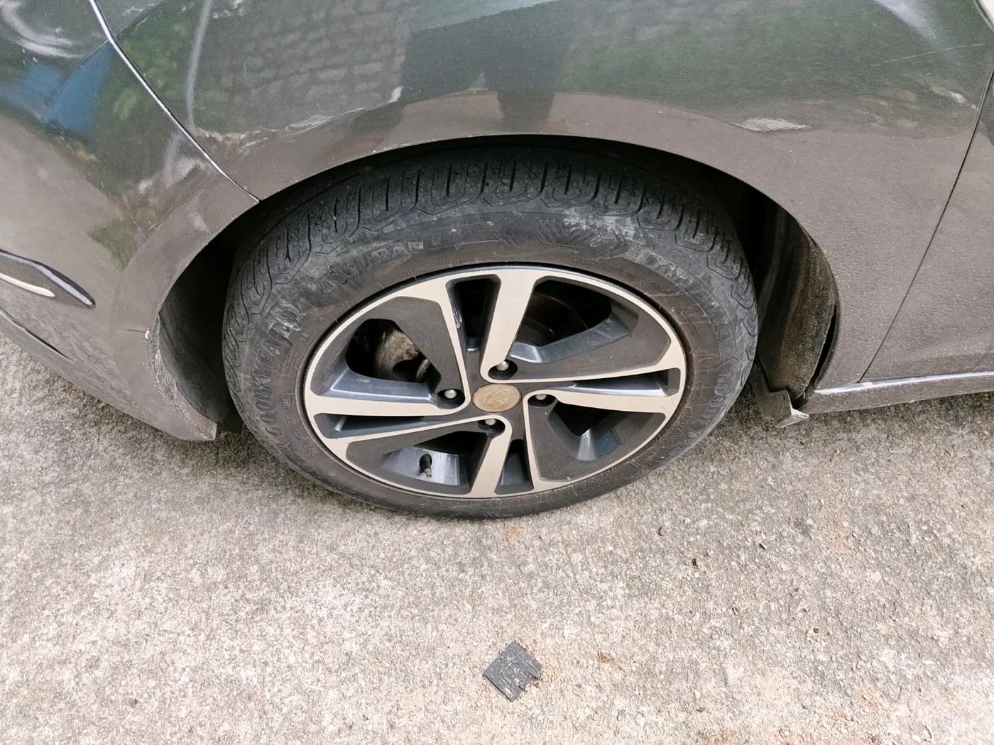 2022 Tata ALTROZ XZA PLUS, Petrol, Automatic, 68,871 km, tyre