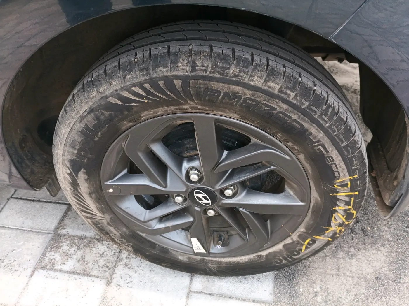 2021 Hyundai GRAND I10 NIOS SPORTZ AMT 1.2 KAPPA VTVT, Petrol, Automatic, 14,913 km, tyre