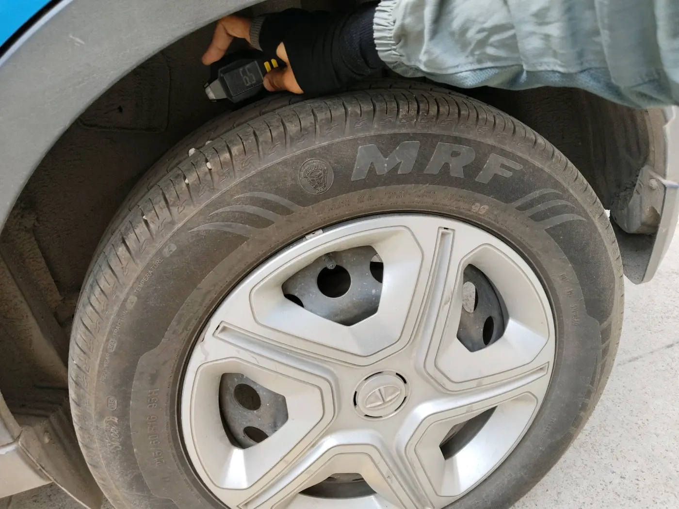 2019 Tata NEXON XMA PETROL, Petrol, Automatic, 63,338 km, tyre