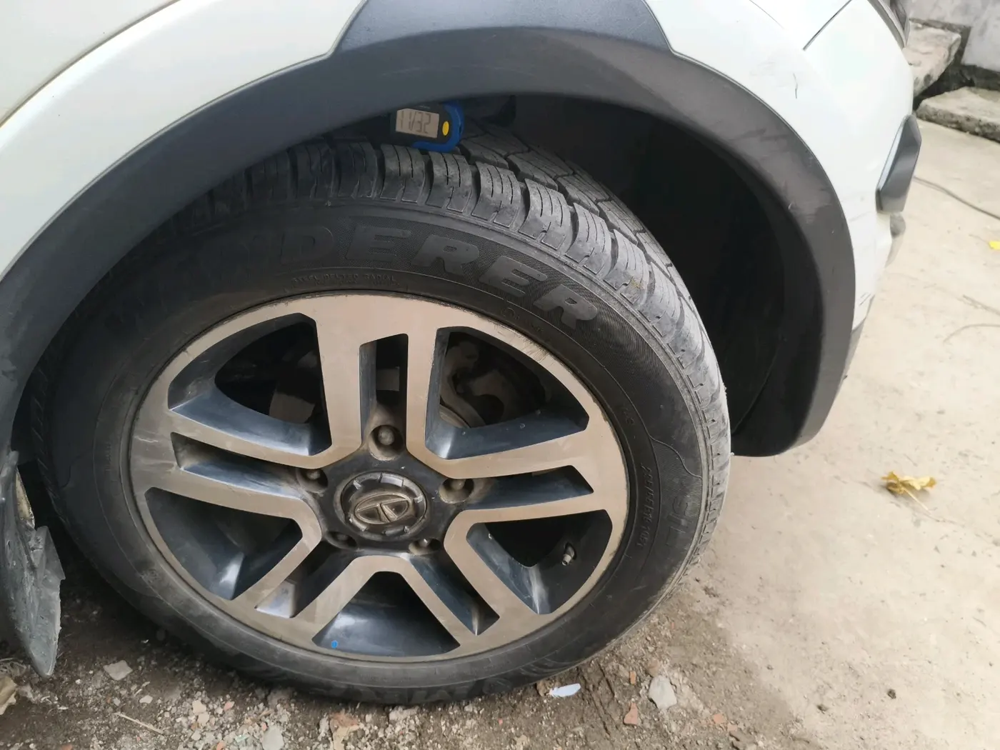 2018 Tata Hexa XT 4X4 7 STR, Diesel, Manual, 1,17,118 km, tyre