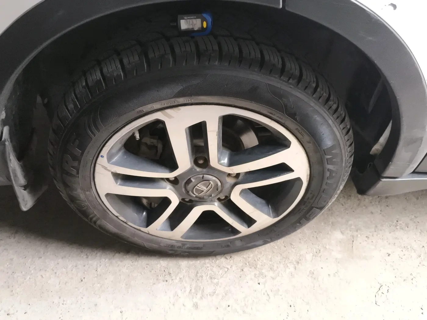 2018 Tata Hexa XT 4X4 7 STR, Diesel, Manual, 1,17,118 km, tyre