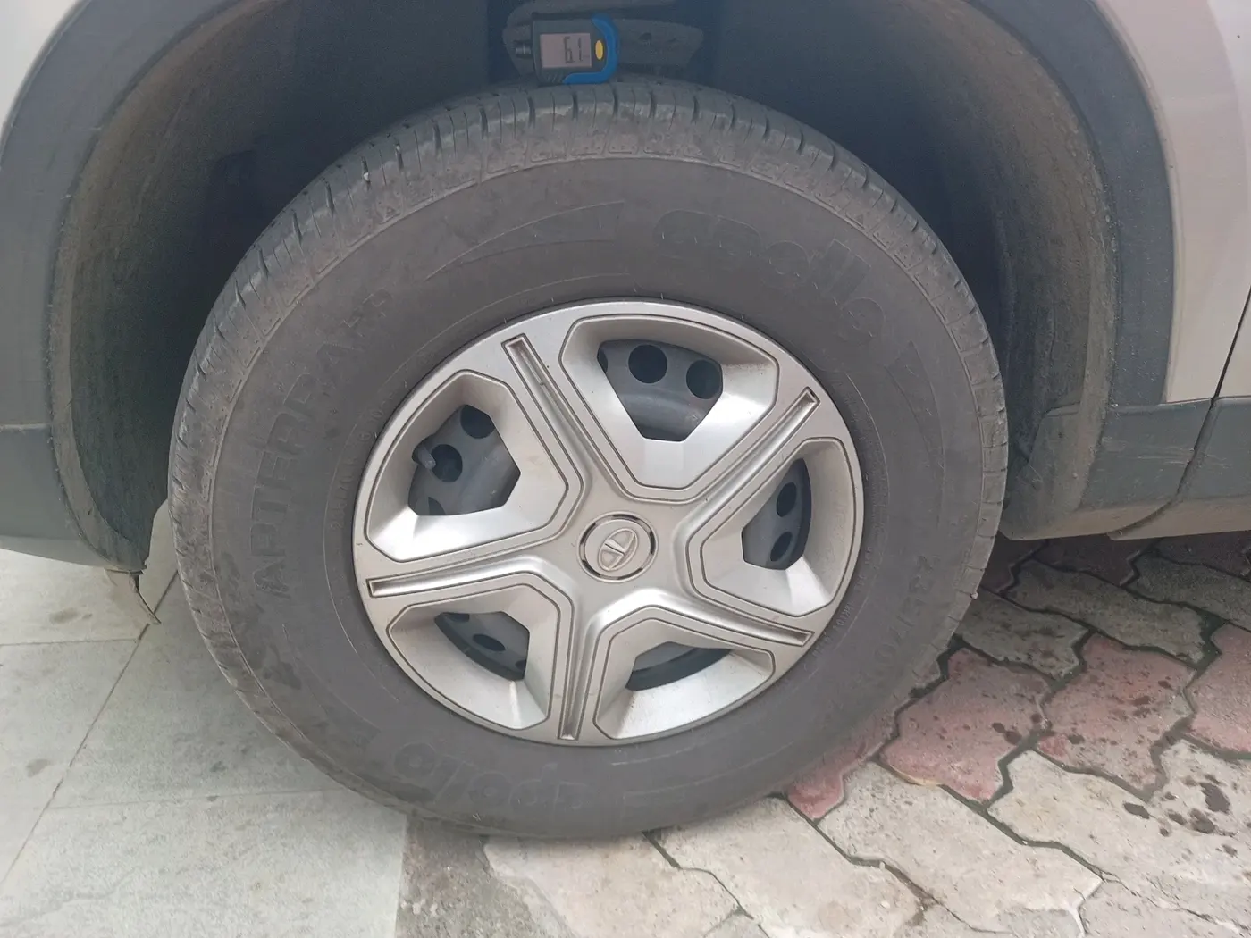2019 Tata Harrier XM 2.0L KRYOTEC, Diesel, Manual, 1,62,485 km, tyre