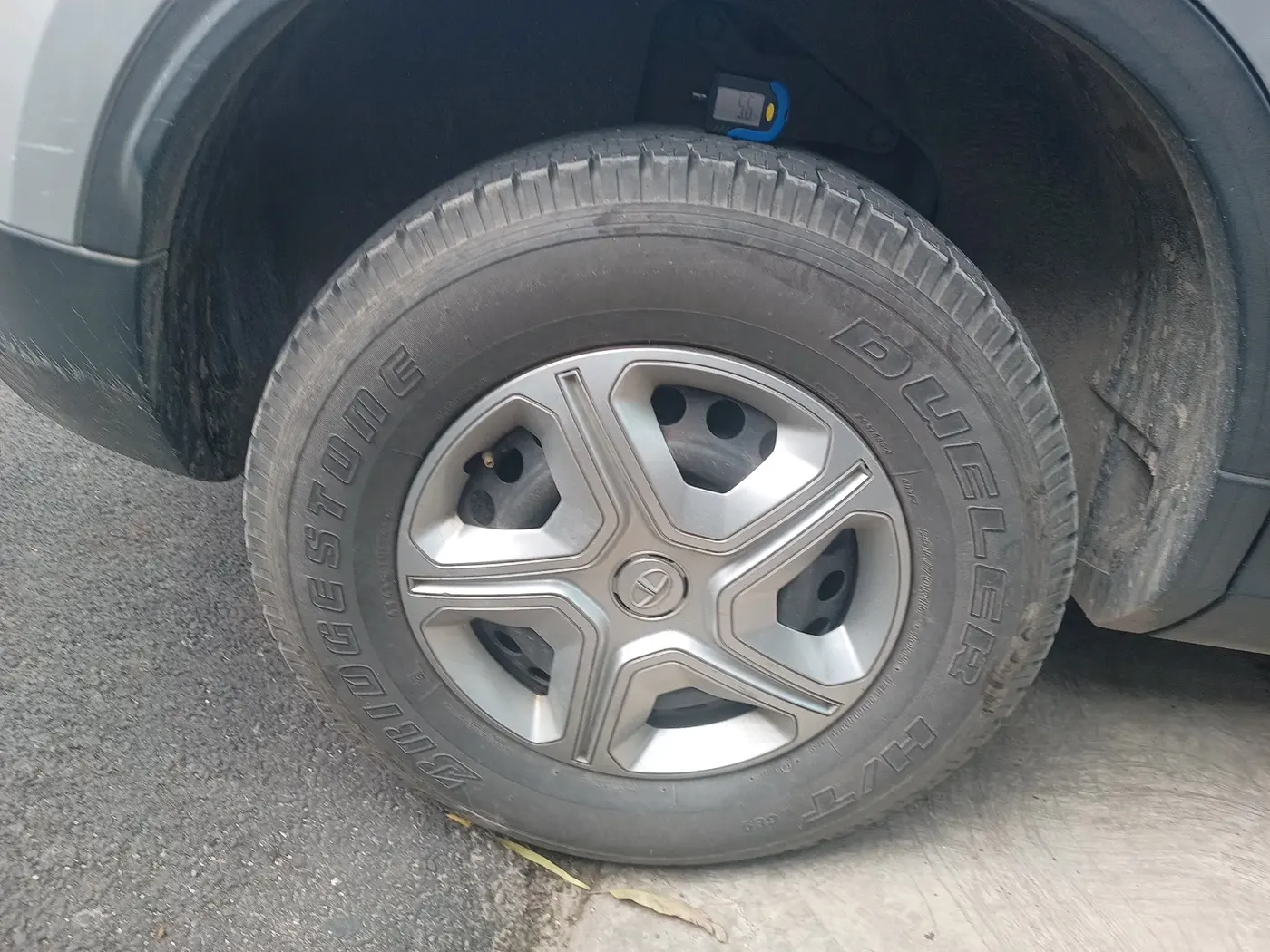 2019 Tata Harrier XM 2.0L KRYOTEC, Diesel, Manual, 1,62,485 km, tyre
