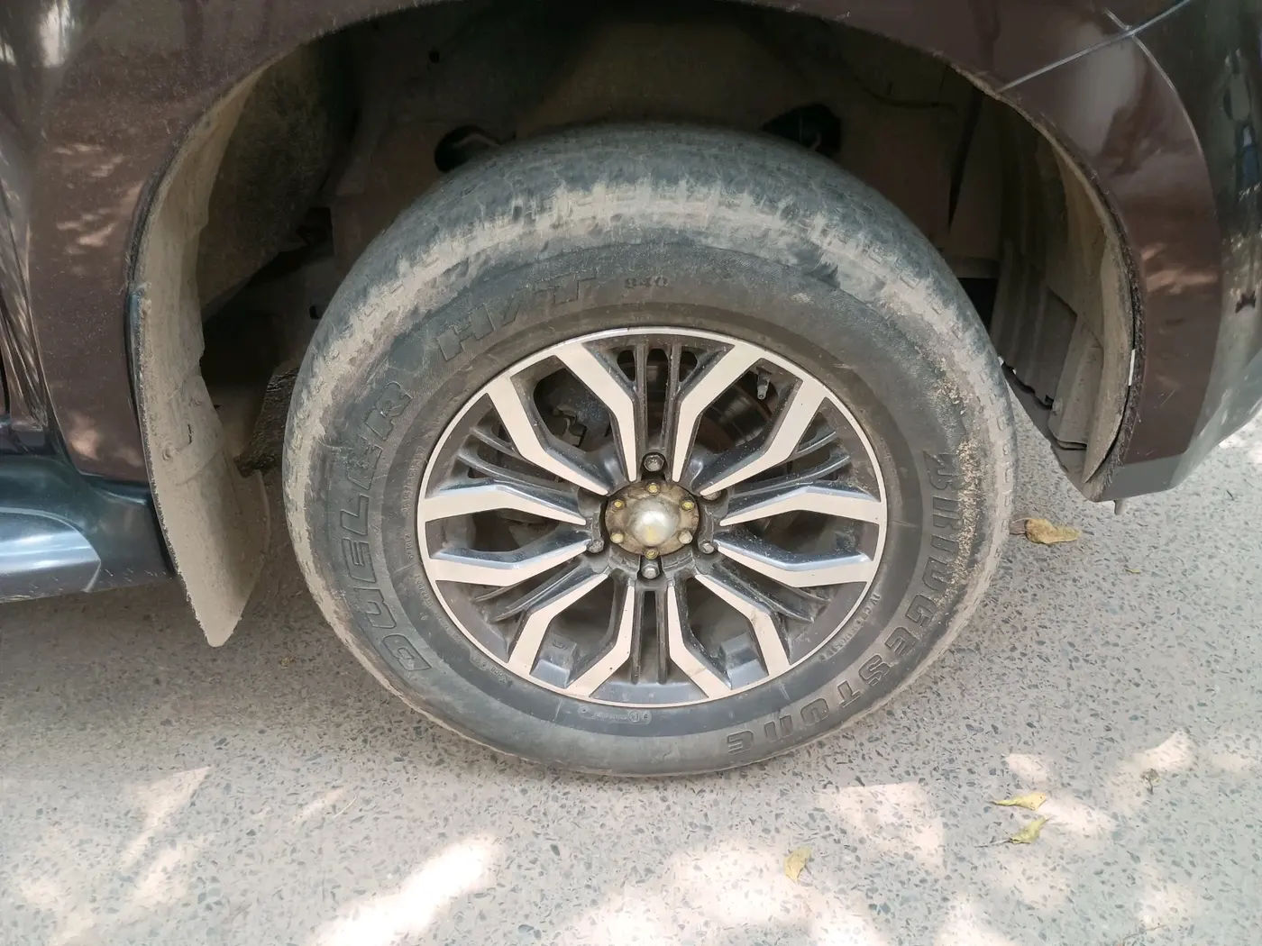 2017 ISUZU MU-X 4x2 AT, Diesel, Automatic, 1,01,540 km, tyre