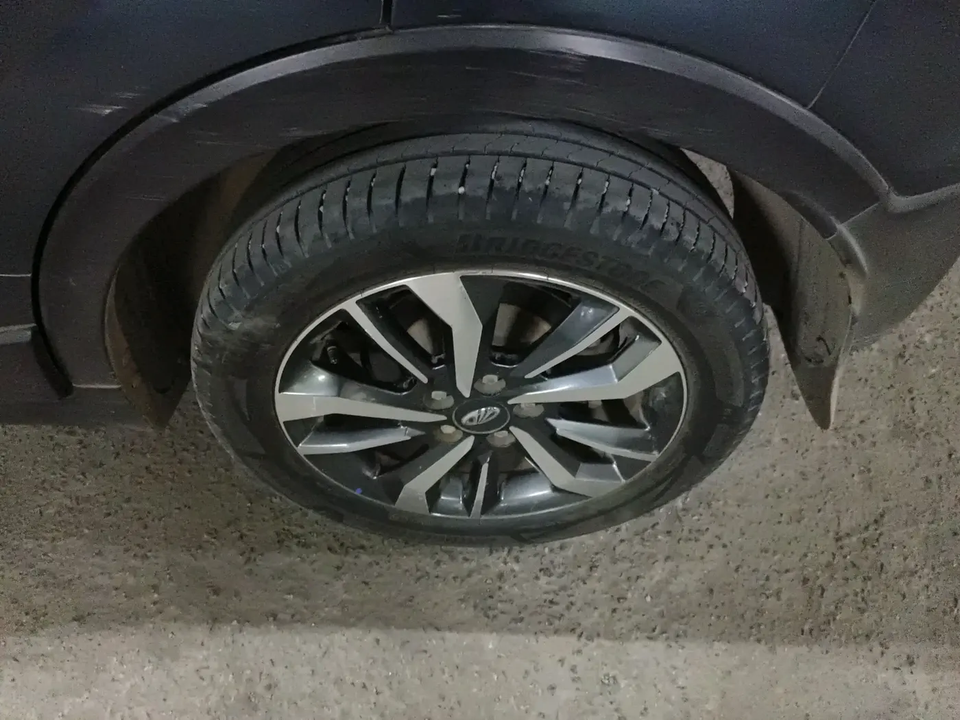 2021 Mahindra XUV300 W8 (O) 1.2 PETROL, Petrol, Manual, 1,10,041 km, tyre