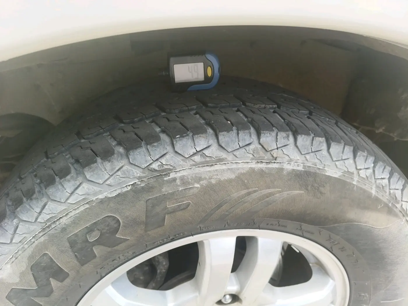 2013 Mahindra Scorpio VLX 2WD, Diesel, Manual, 1,18,209 km, tyre