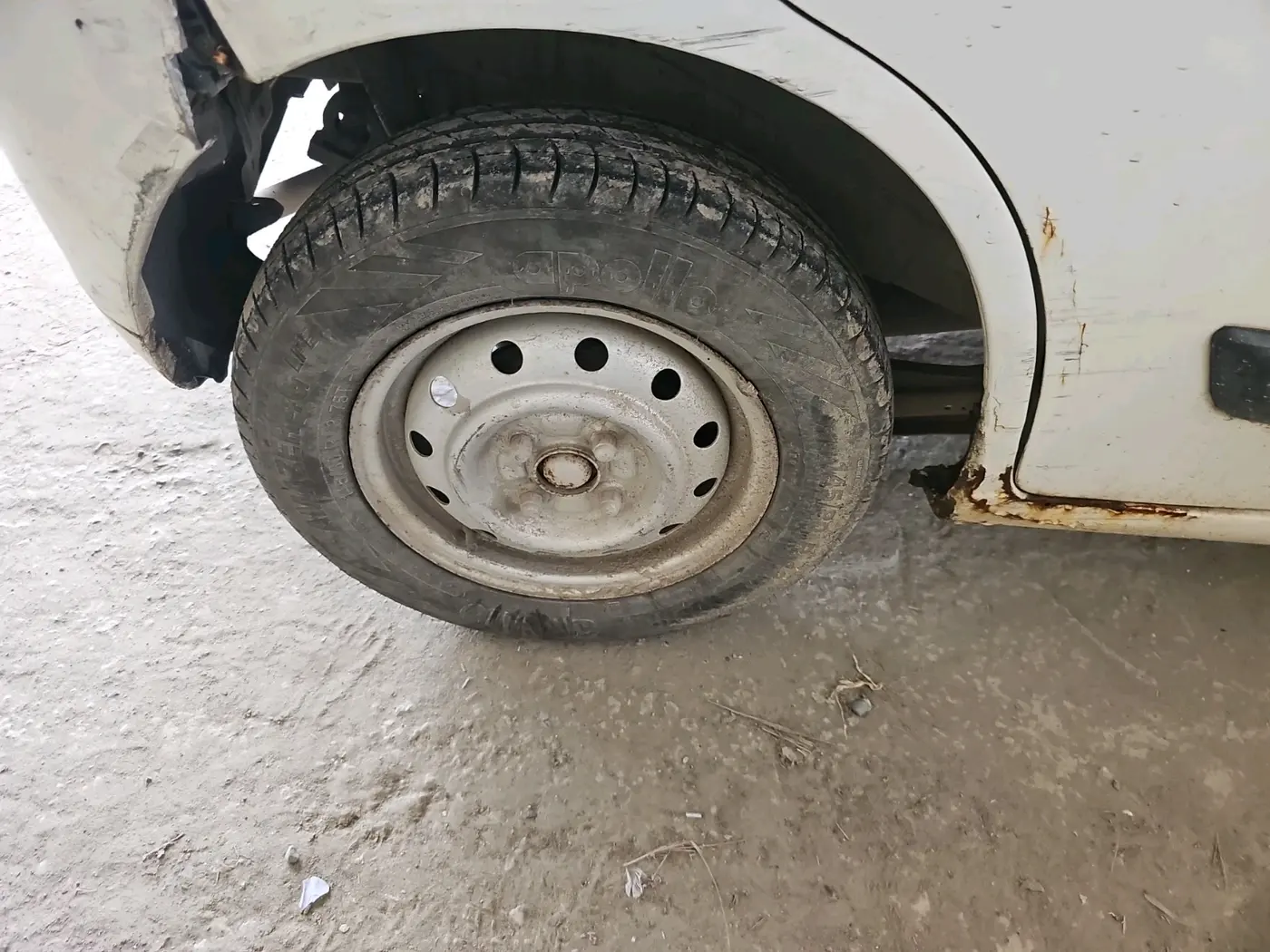2014 Maruti Wagon R 1.0 LXI CNG, CNG, Manual, 44,176 km, tyre