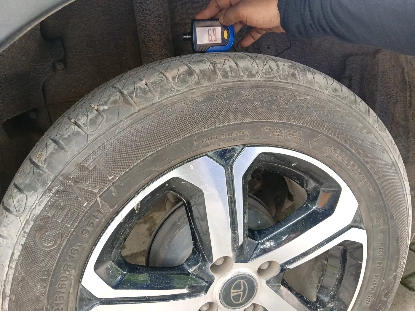 2023 Tata NEXON XZA PLUS PETROL, Petrol, Automatic, 94,386 km, tyre