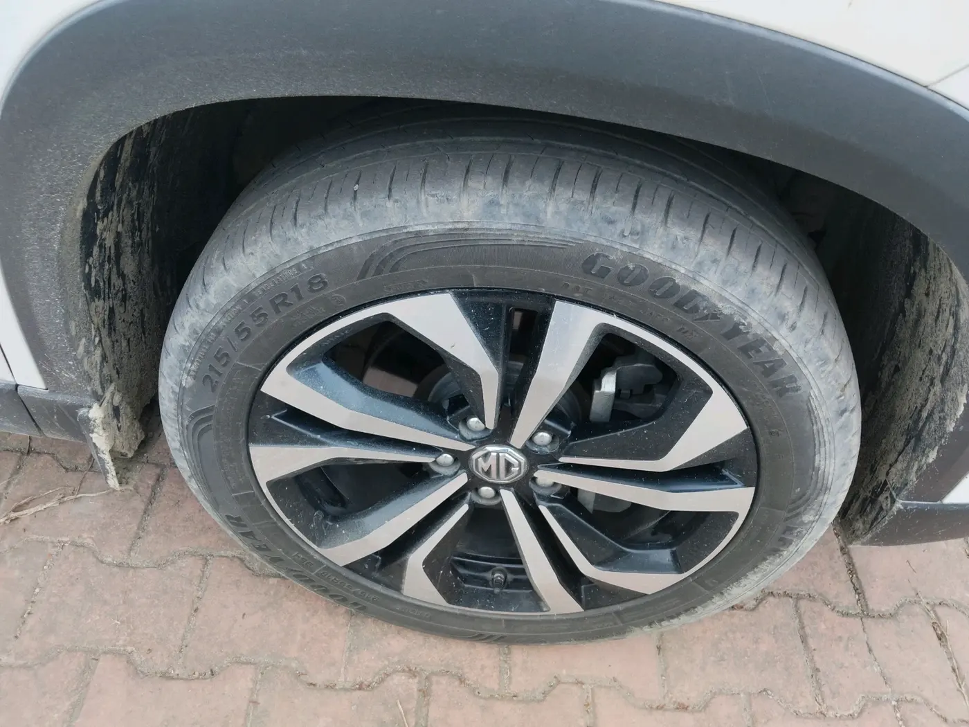 2023 MG HECTOR PLUS SAVVY PRO 1.5 TURBO CVT 6 STR, Petrol, Automatic, 36,406 km, tyre